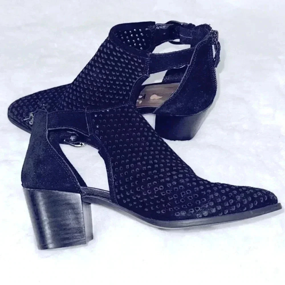 Y2K Grace Anne Black Suede Buckle Perforated Heeled Booties Boots Anne Klein 90s - Picture 3 of 16